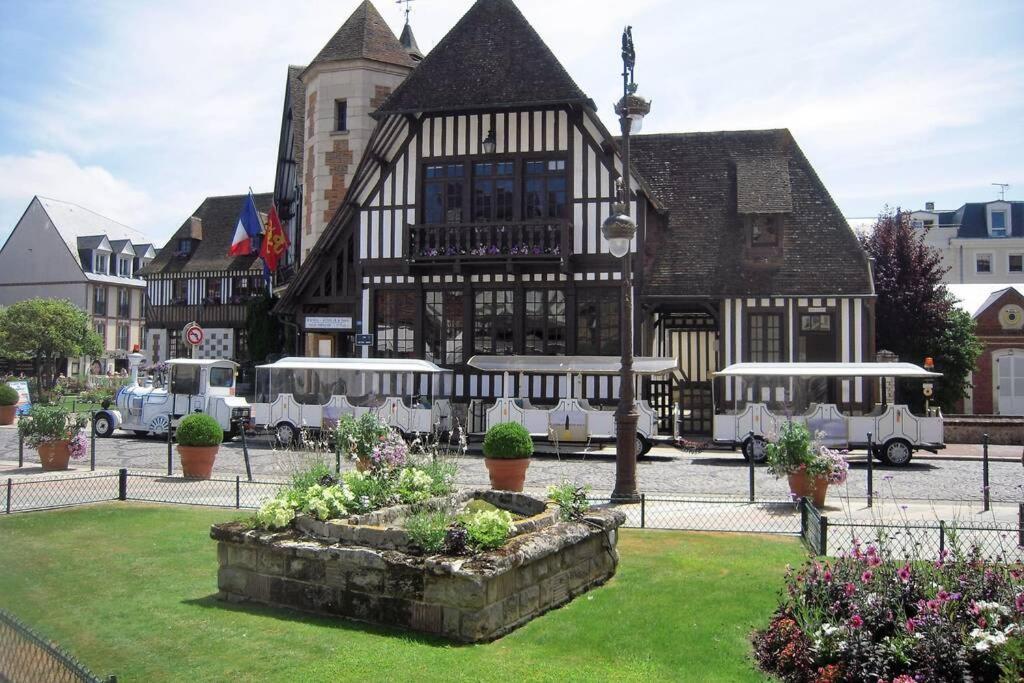 Maison Moderne Et Spacieuse Au Centre De Deauville Ngoại thất bức ảnh
